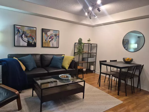 Toronto C01, ON M5S 1Y9,801 Bay ST #309