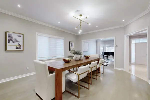 11 Delevan CT, Richmond Hill, ON L4B 3W8