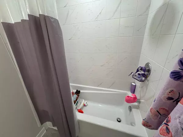 Stittsville - Munster - Richmond, ON K0A 2Z0,1020 Keeper HTS