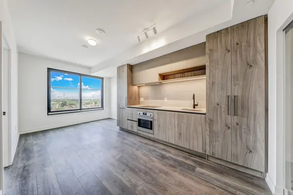 Toronto C01, ON M6R 2B2,181 Sterling RD #921