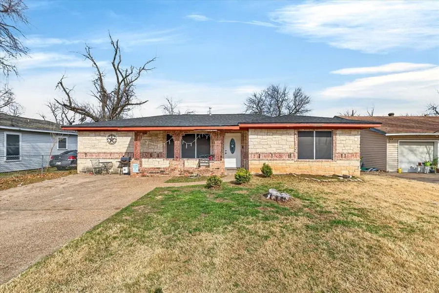 1115 Fisher Street, Bellmead, TX 76705
