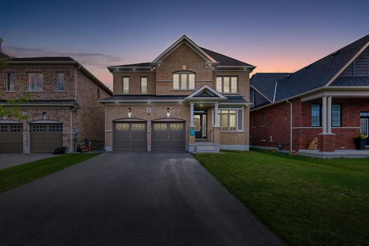 15 Douglas Kemp CRES, Clarington, ON L1C 7E3
