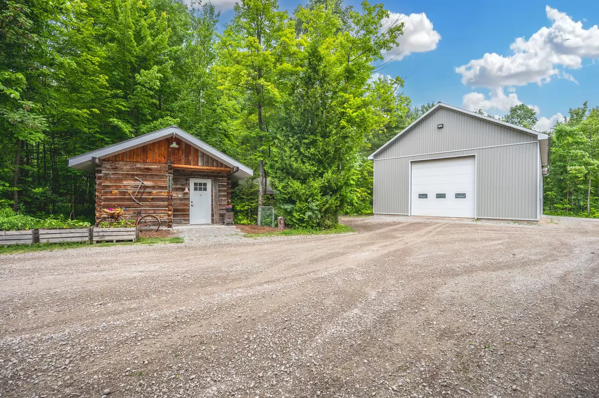 Essa, ON L0M 1B1,8071 4th Line