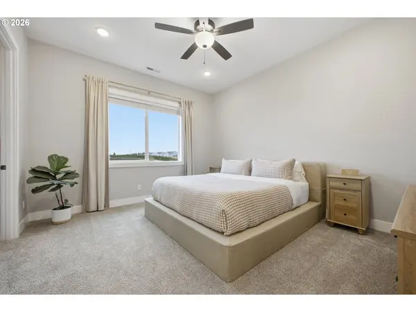 Salem, OR 97305,5424 49TH AVE