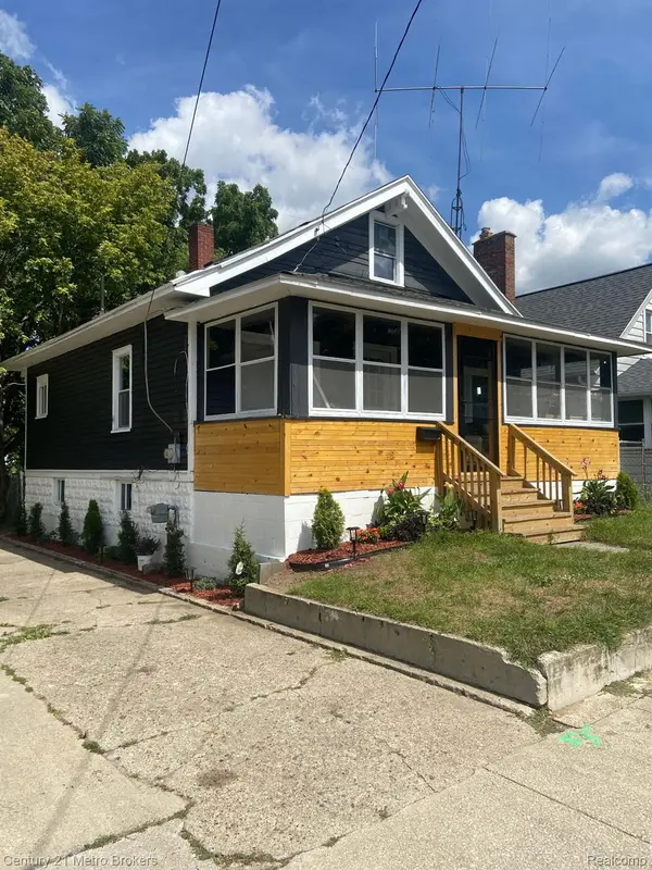 115 Livingston DR E, Flint, MI 48503