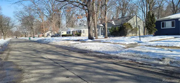 21160 Kipling ST, Oak Park, MI 48237