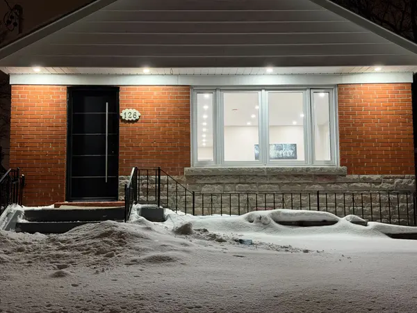 126 Portsdown RD, Toronto E04, ON M1P 1V5