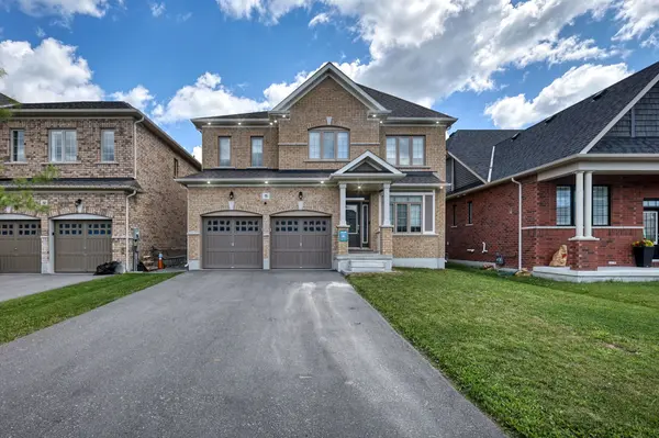 15 Douglas Kemp CRES, Clarington, ON L1C 7E3