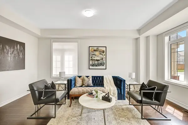 15 Douglas Kemp CRES, Clarington, ON L1C 7E3