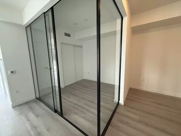 Toronto E10, ON M1C 1B2,1635 Military TRL #207