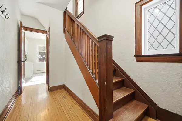 61 Methuen AVE, Toronto W02, ON M6S 1Z7