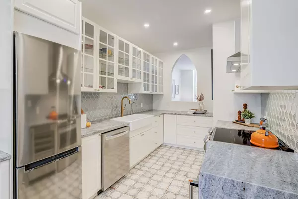 Guelph, ON N1E 4V8,196 ARTHUR ST N #1