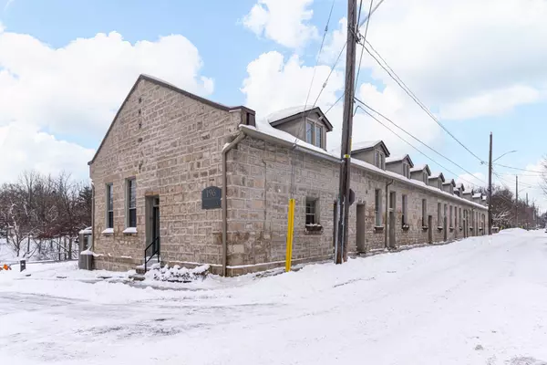 Guelph, ON N1E 4V8,196 ARTHUR ST N #1