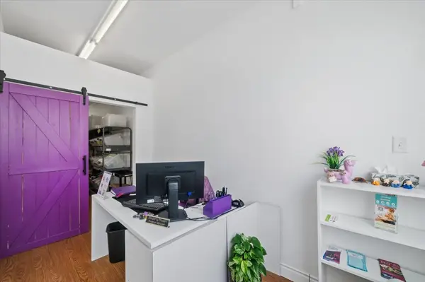 1548 King ST E, Hamilton, ON L8K 1S9