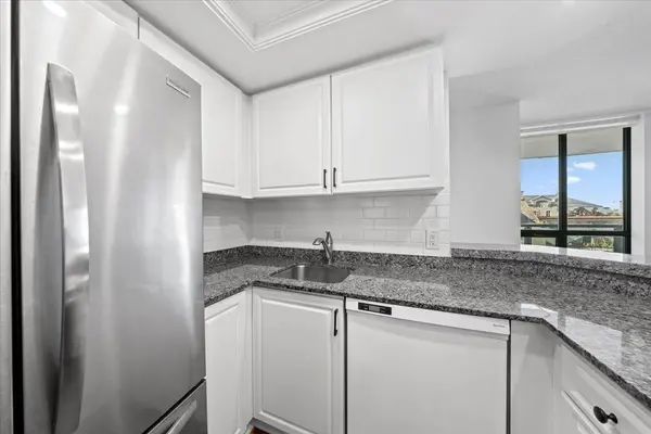 15 Murray ST #308, Lower Town - Sandy Hill, ON K1N 9M5