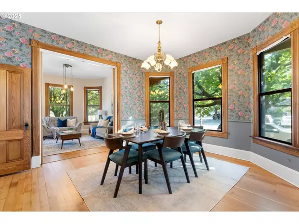 Portland, OR 97239,3635 S CORBETT AVE