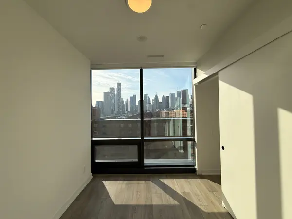 Toronto C08, ON M5A 0Z5,35 Parliament ST #921