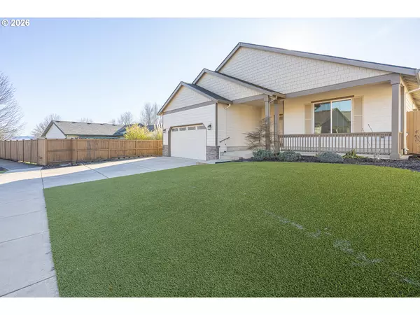 Mc Minnville, OR 97128,117 NW CANYON CREEK DR