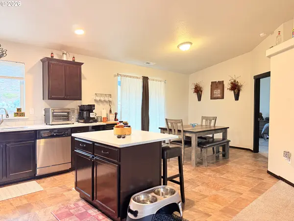 398 SPARROW AVE, Umatilla, OR 97882