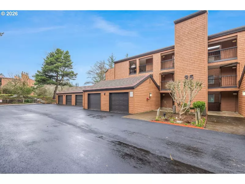 200 OSWEGO SUMMIT, Lake Oswego, OR 97035