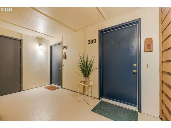 Lake Oswego, OR 97035,200 OSWEGO SUMMIT