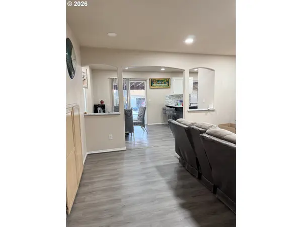 Hermiston, OR 97838,1115 E HURLBURT AVE