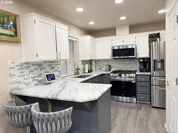 1115 E HURLBURT AVE, Hermiston, OR 97838