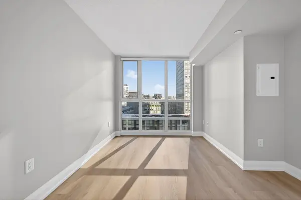 Toronto C01, ON M5V 0J9,85 Queens Wharf RD #1212