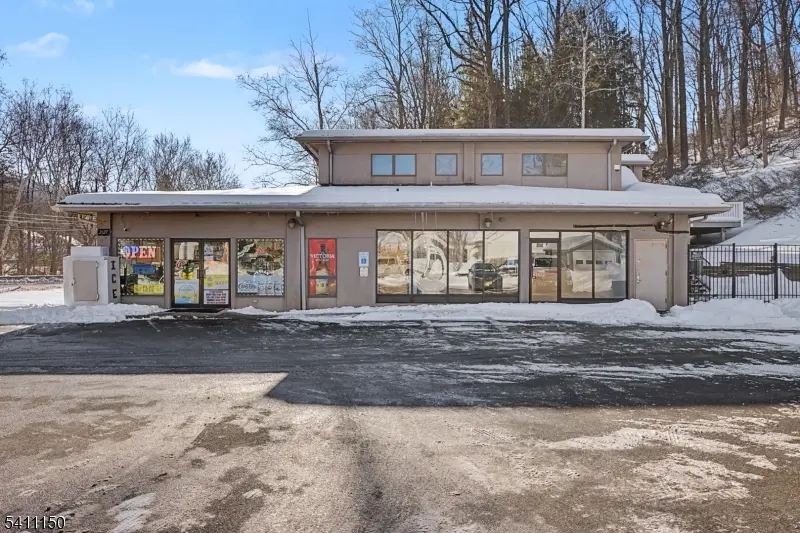 2127 Route 31, Glen Gardner Boro, NJ 08826