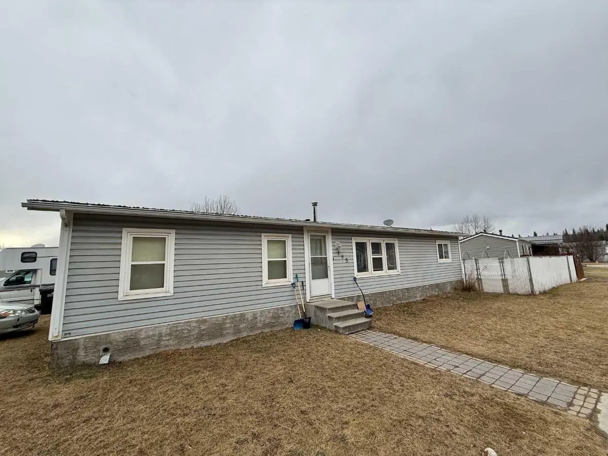 195 Skogg AVE, Hinton, AB T7V1A6