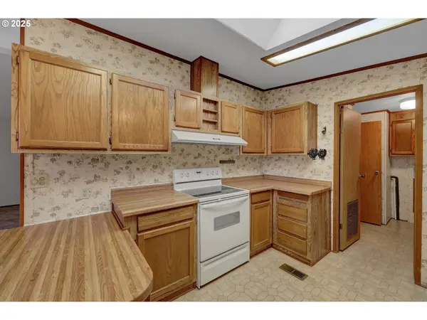 1199 N Terry ST #366, Eugene, OR 97402