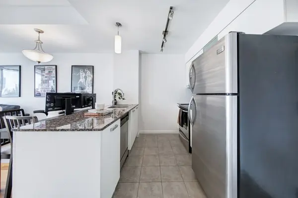 38 Grenville ST #2306, Toronto C01, ON M4Y 1A5