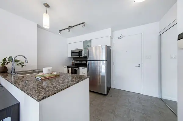 38 Grenville ST #2306, Toronto C01, ON M4Y 1A5