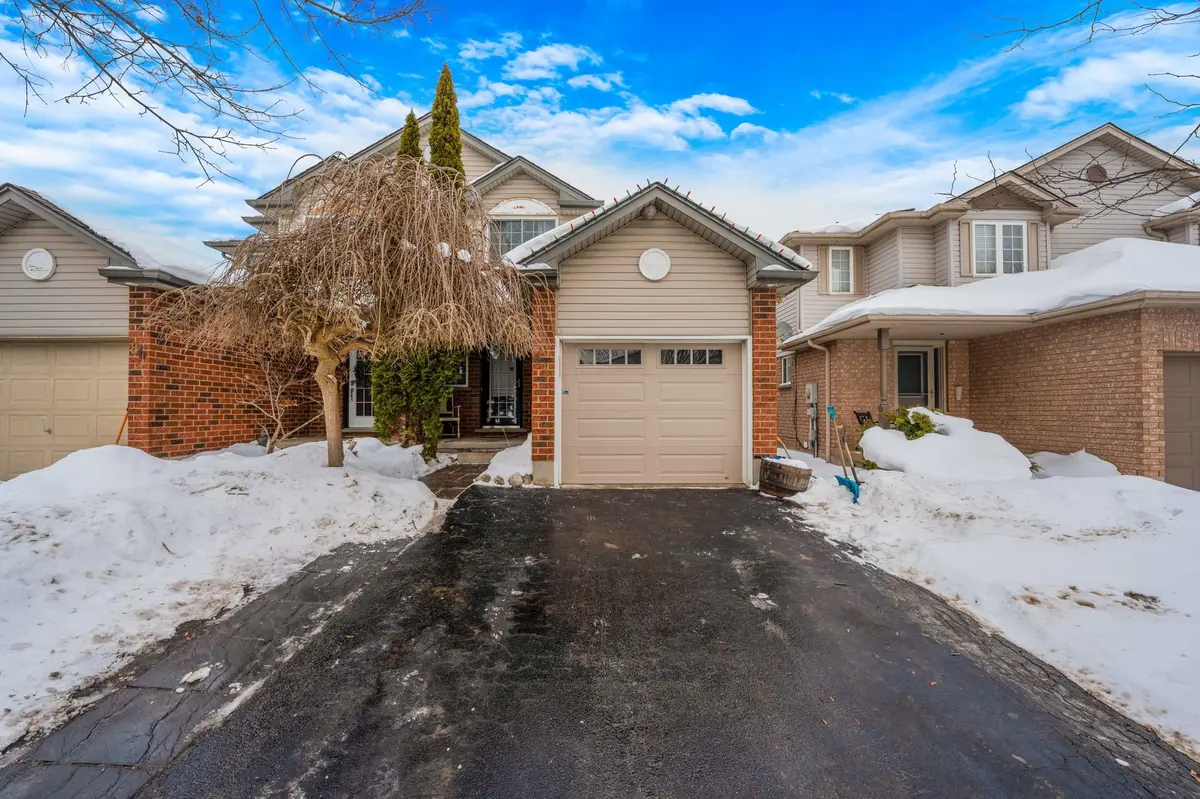 Cambridge, ON N1T 1Z8,84 Wood Grove CRES