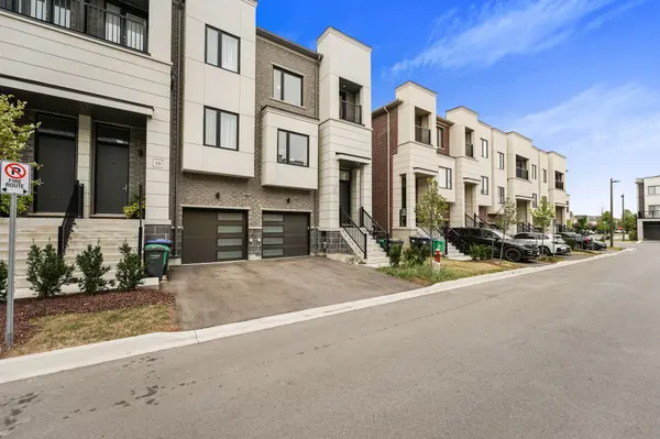 Caledon, ON L7E 4M4,12 Heathrow LN