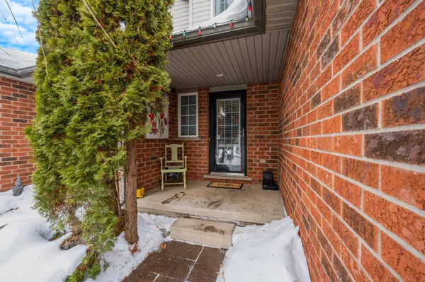 Cambridge, ON N1T 1Z8,84 Wood Grove CRES
