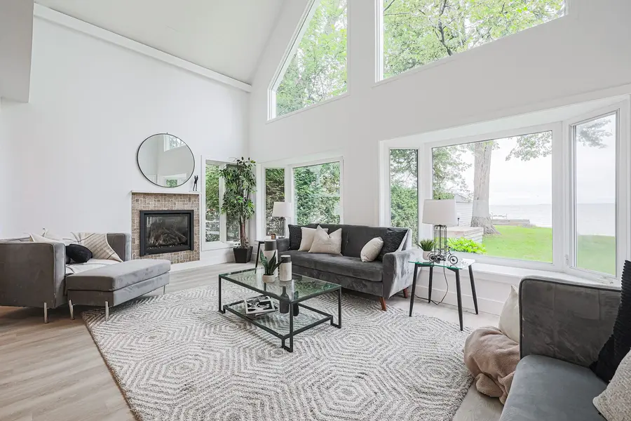 128 Moores Beach RD, Georgina, ON L0E 1N0