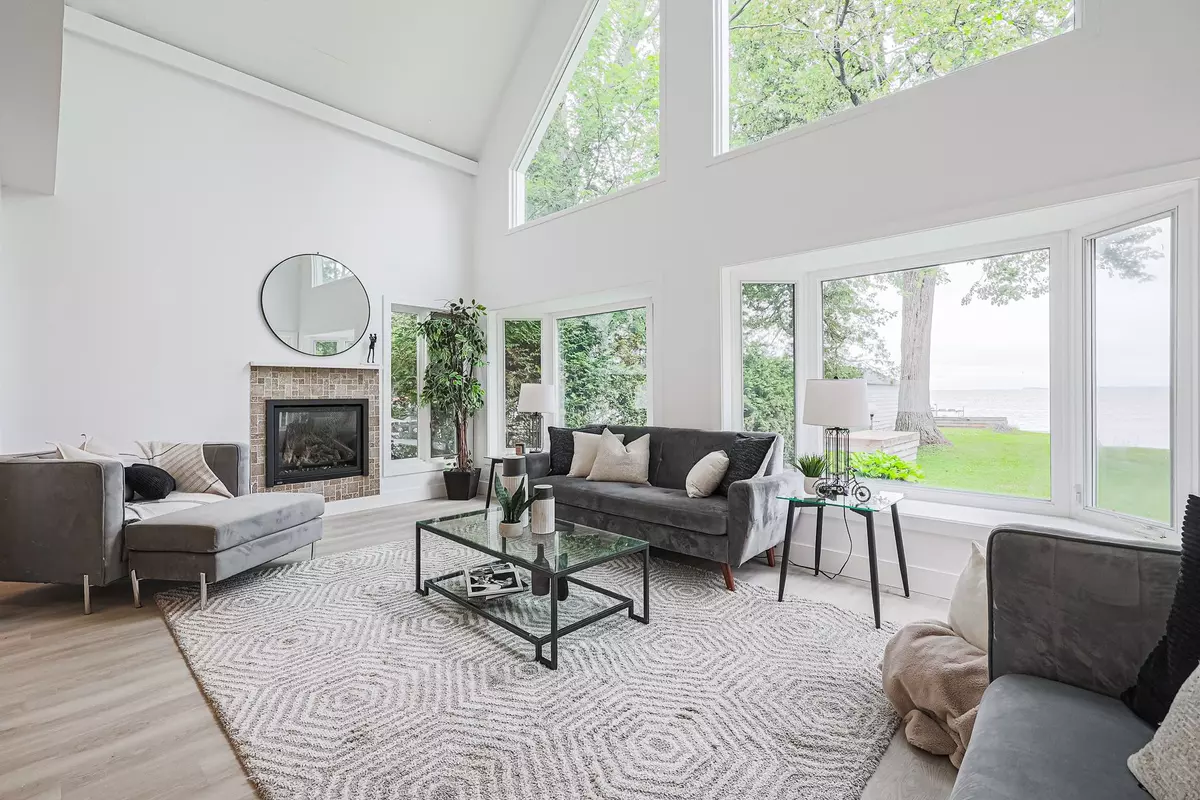 Georgina, ON L0E 1N0,128 Moores Beach RD