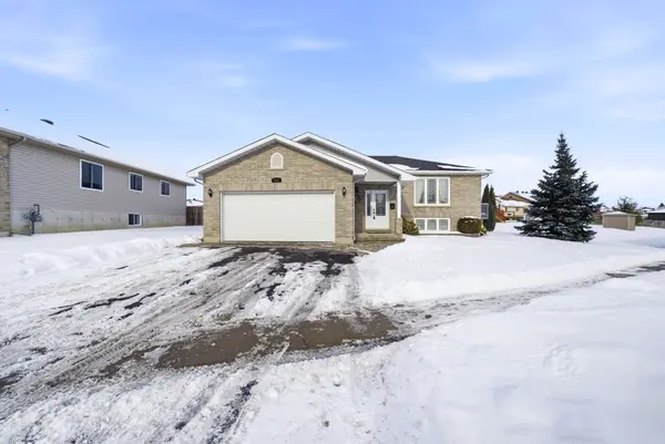 Cornwall, ON K6J 0A2,302 Emma AVE