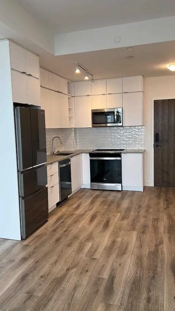 100 Eagle Rock WAY #LPH 1103, Vaughan, ON L6A 5A7