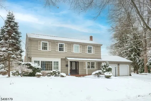 18 Vermont Dr,  Paramus Boro,  NJ 07652