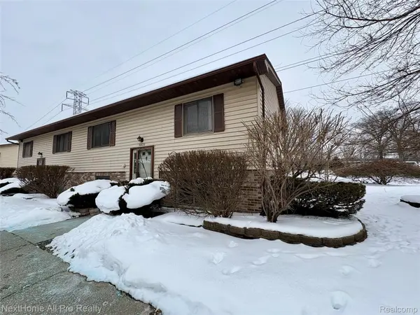 38032 Hixford PL, Westland, MI 48185