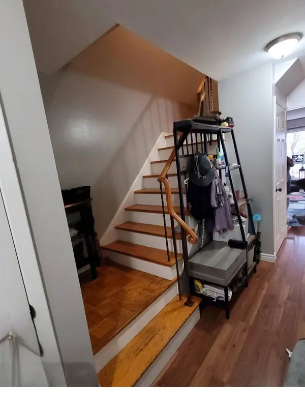 Barrie, ON L4M 5K4,2 Bernick DR #9