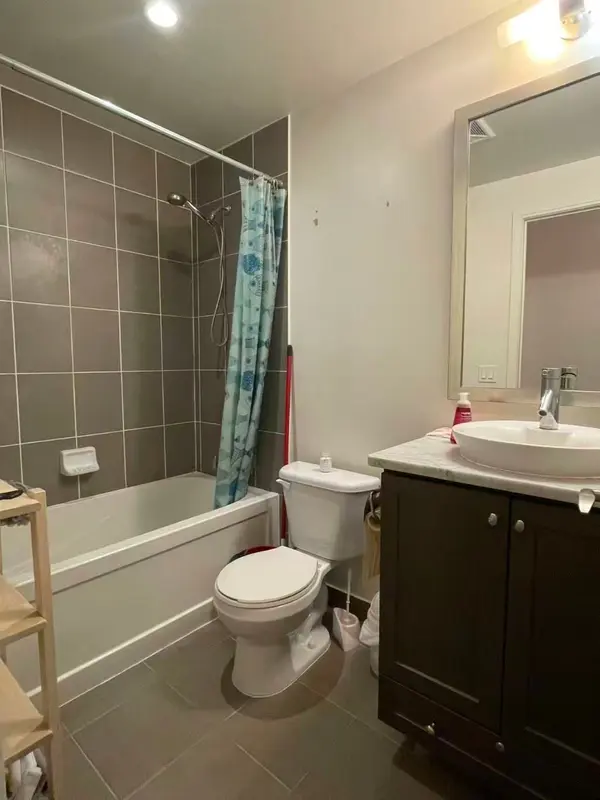 Toronto C09, ON M4W 3Z4,825 Church ST N #806