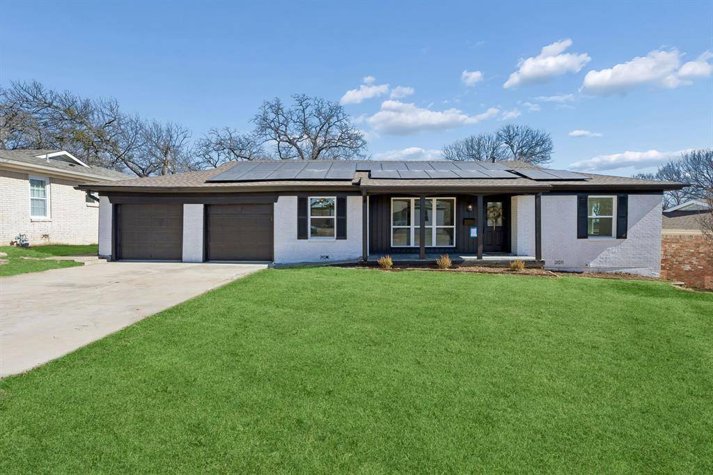 808 Lee Drive, Bedford, TX 76022