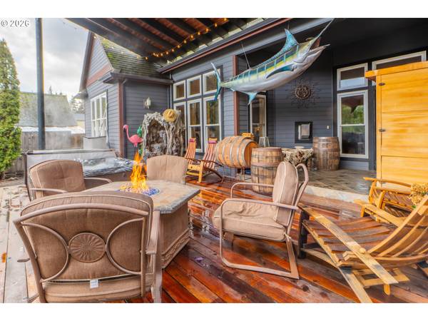 1749 22ND ST, Hood River, OR 97031