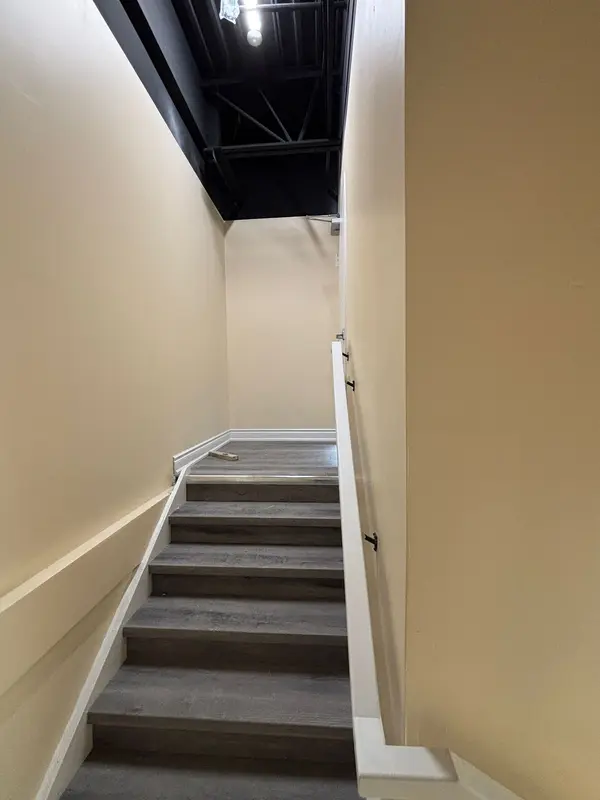 Guelph, ON N1C 0A1,587 Hanlon Creek BLVD #18 Upper Level