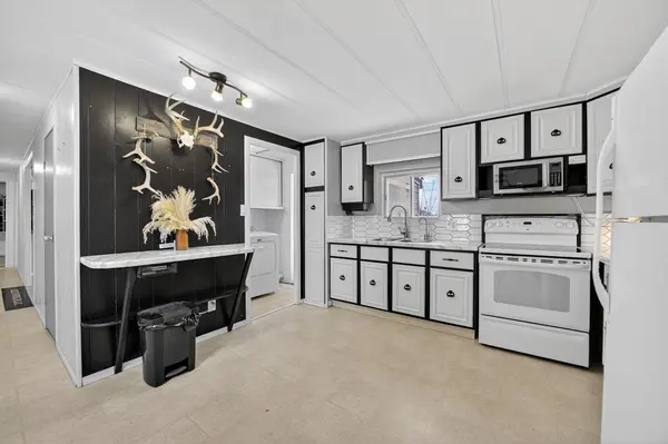220 5 ST NW, Sundre, AB T0M 1X0