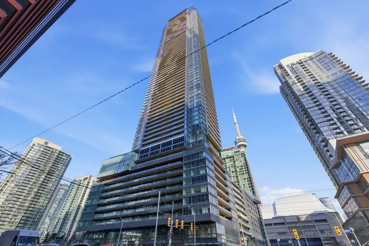 Toronto C01, ON M5V 0X3,1 Concord Cityplace WAY #801