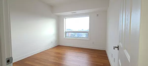 Brantford, ON N3T 2L3,1 Wellington ST #409